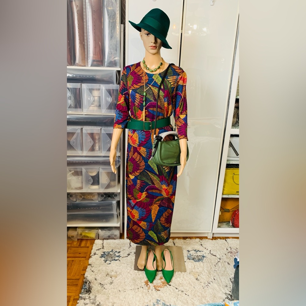 FARM Rio Multicolor 3/4 Sleeve Leaf-Print Straight Mid Dress with back split.